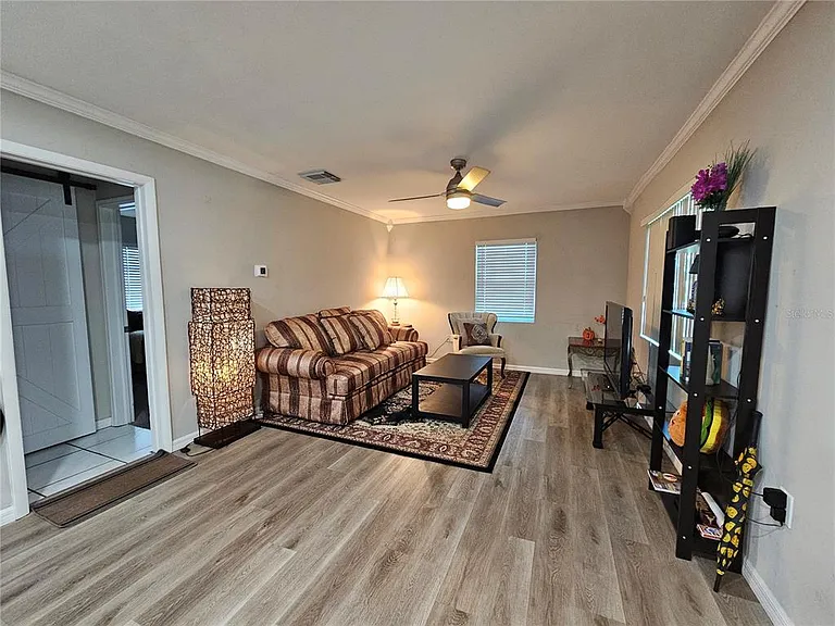 2117 Ivey Ln — Photo 5
