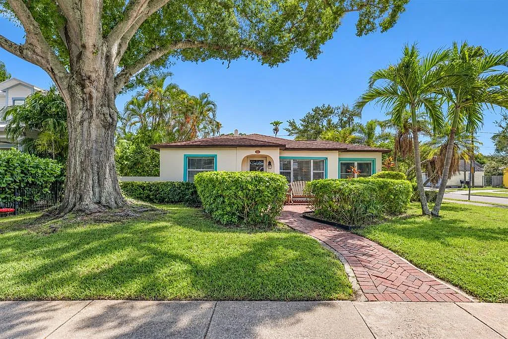 3 bed, 2.0 bath, 1312 sqft, $4,800 — Photo 1