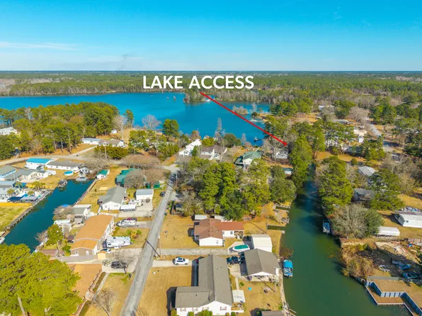 409 Chippendale Ln, Bonneau, SC 29431