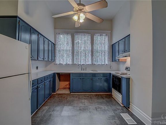3rd image of 554 Jordan St