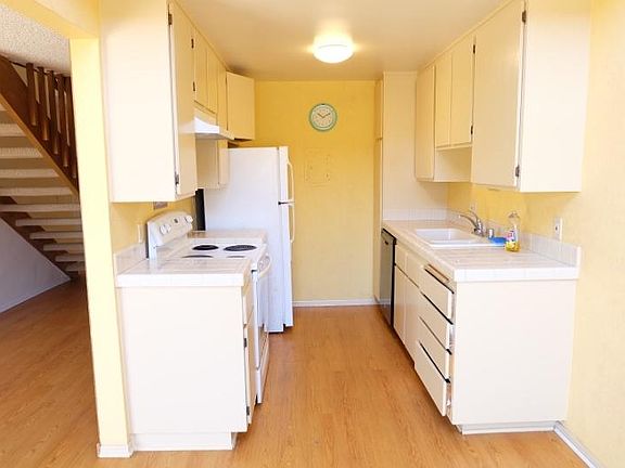 5th image of 426 S Venice Blvd APT 7