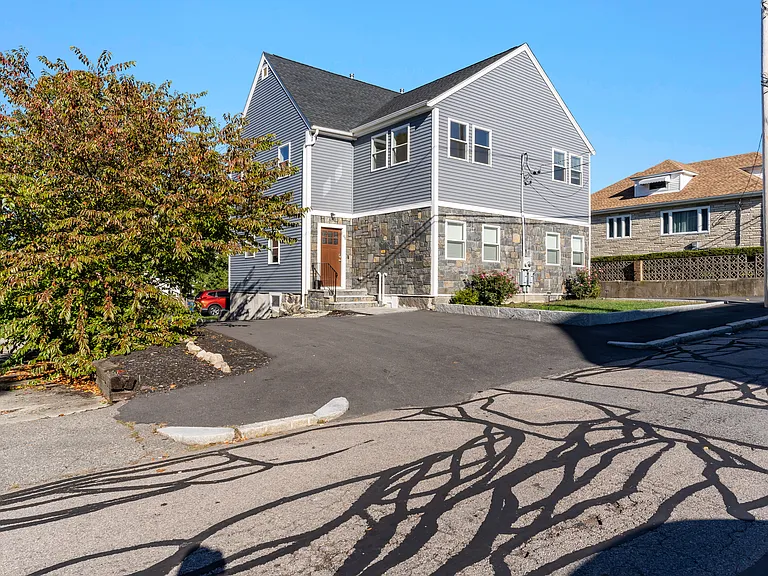 50 Main St #48 — Photo 13