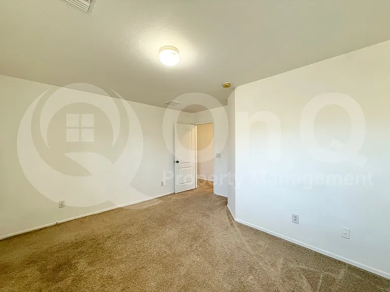 2209 E Pecan Rd — Photo 16