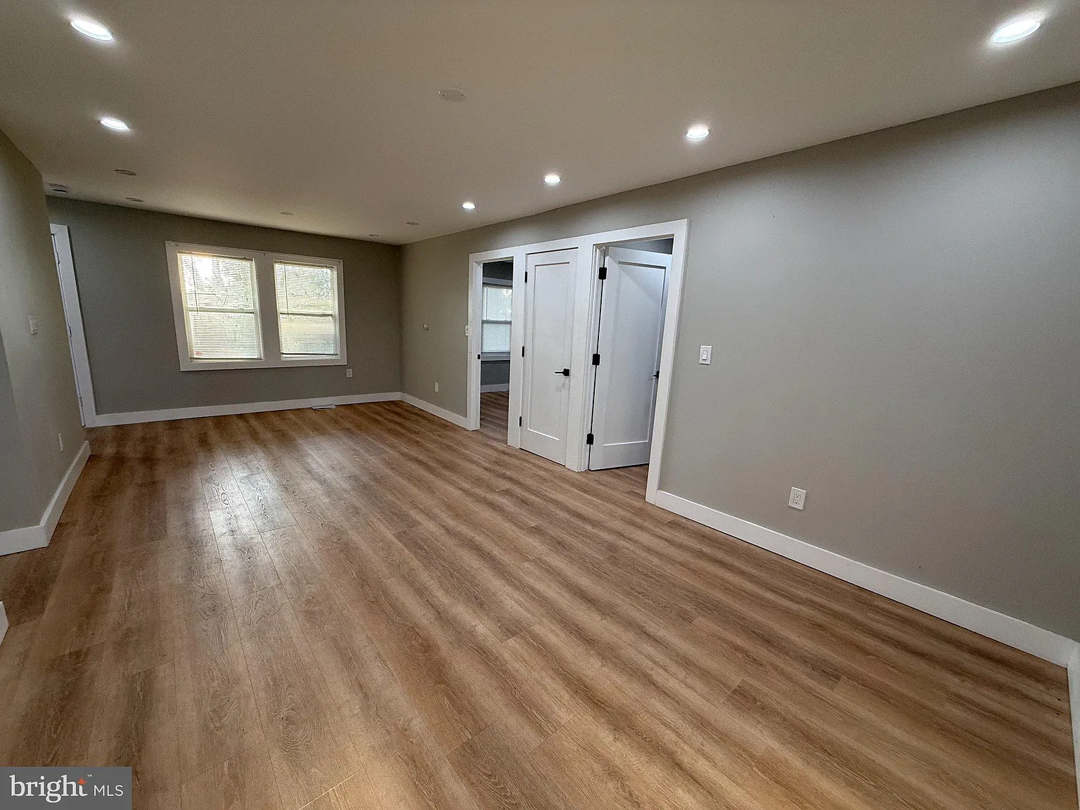 3 bed, 2.0 bath, 1200 sqft, $2,195 — Photo 4