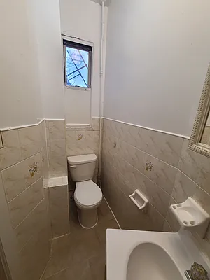 Rented by The Hamilton Group | media 7