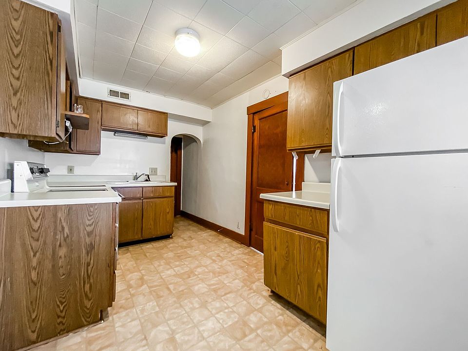 1st image of 109 E 5th Ave APT C