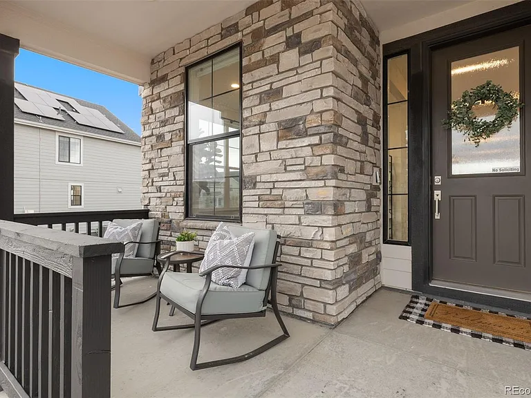 1186 Elbridge Dr — Photo 3