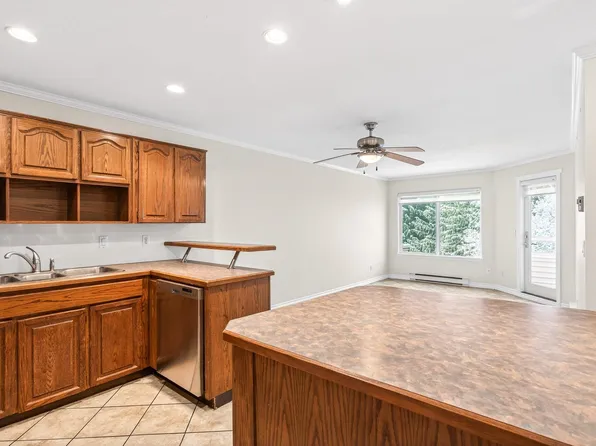 450 Bromley St #310, Coquitlam, BC V3K 6S5
