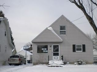 1056 Dayton St, Akron, OH 44310