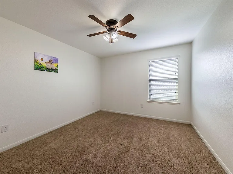925 Woodduck Trl — Photo 10