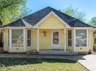 2800 Burchill Rd S, Fort Worth, TX 76105
