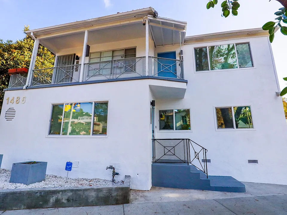 1486 Silver Lake Boulevard Apartments