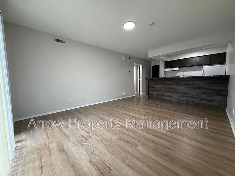 649 S 18th St #11 — Photo 3