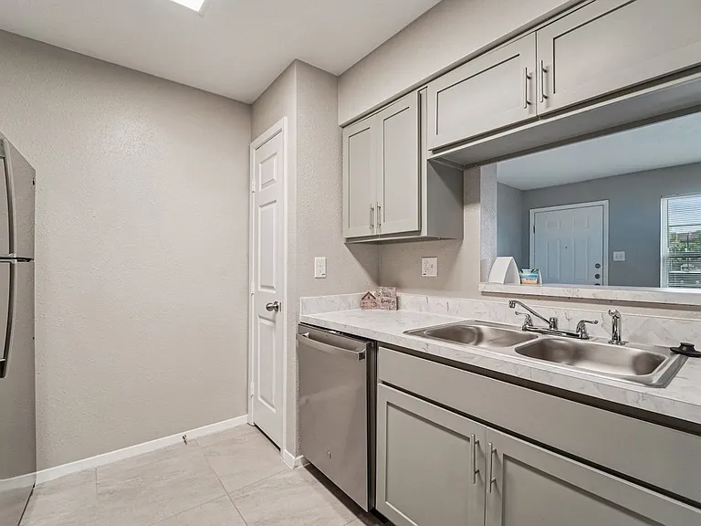 Crosby at Westchase Apartments — Photo 82