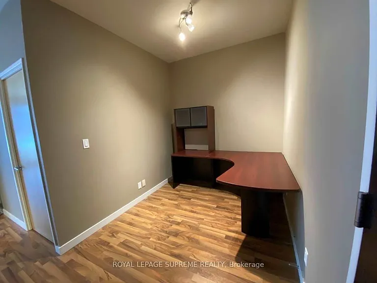 1005 King St W #703 — Photo 4