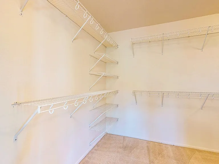 9412 Forest Edge Ave — Photo 32