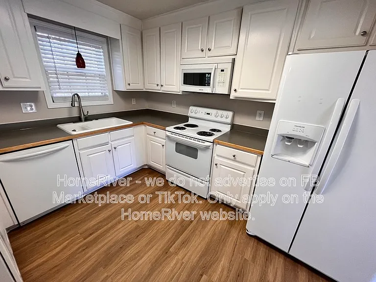 1365 Lance Cir — Photo 8