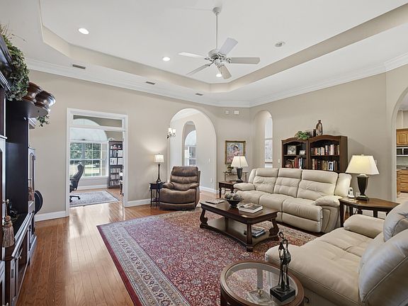 5th image of 412 Ruckel Dr