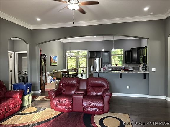 3rd image of 2984 Crescent Hill Drive NE