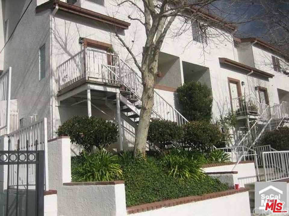 1st image of 13522 Glenoaks Blvd APT 6