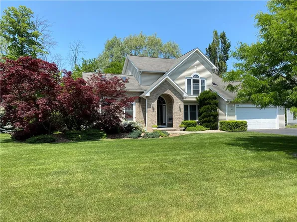 1108 Brick Landing Pl, Webster, NY 14580