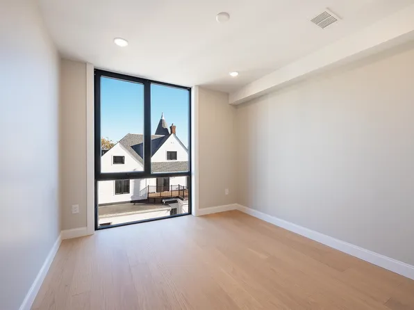 10 South Street image 27 of 39