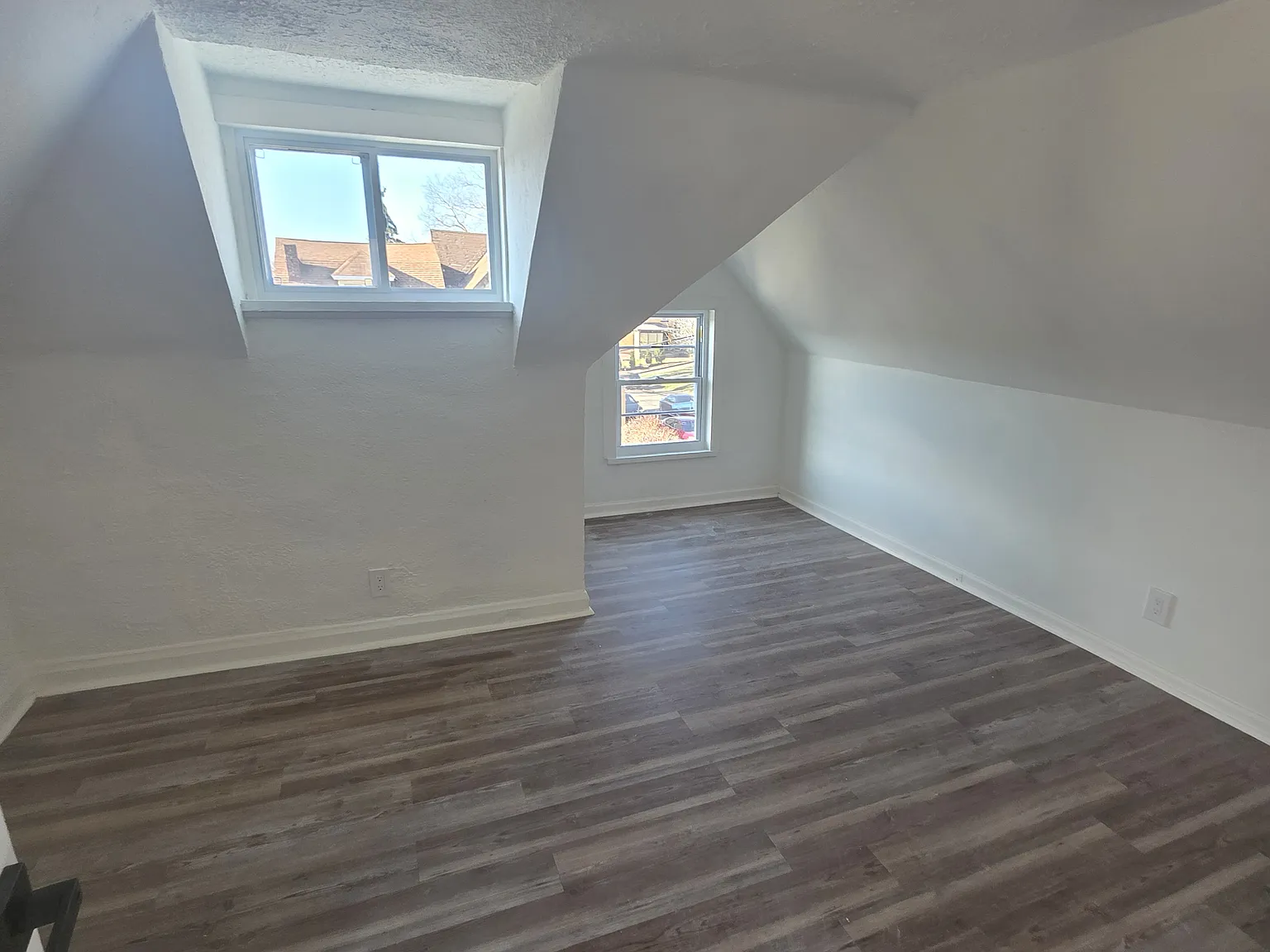 3 bed, 2000 sqft, $1,600 — Photo 3