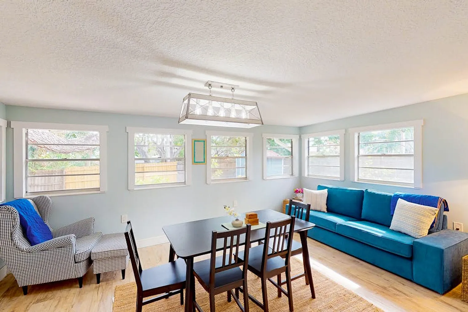 3 bed, 2.0 bath, 1582 sqft, $3,292 — Photo 4