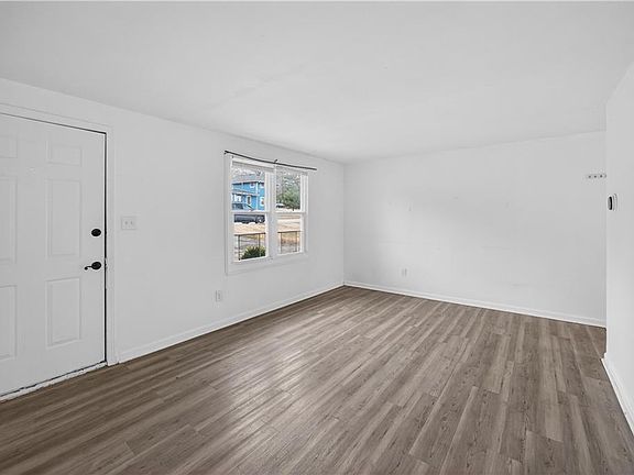 4th image of 1115 S 49th Dr