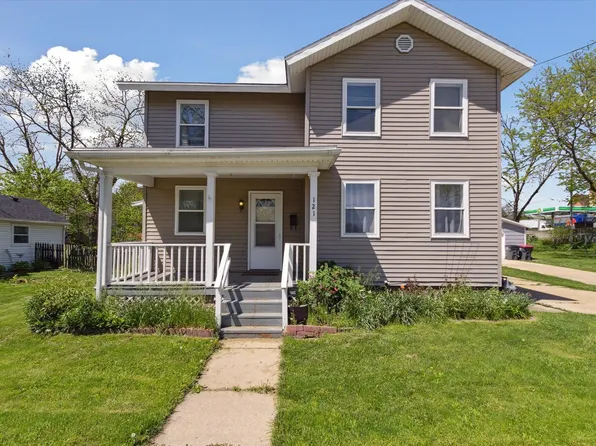 121 Maple St, Evansville, WI 53536