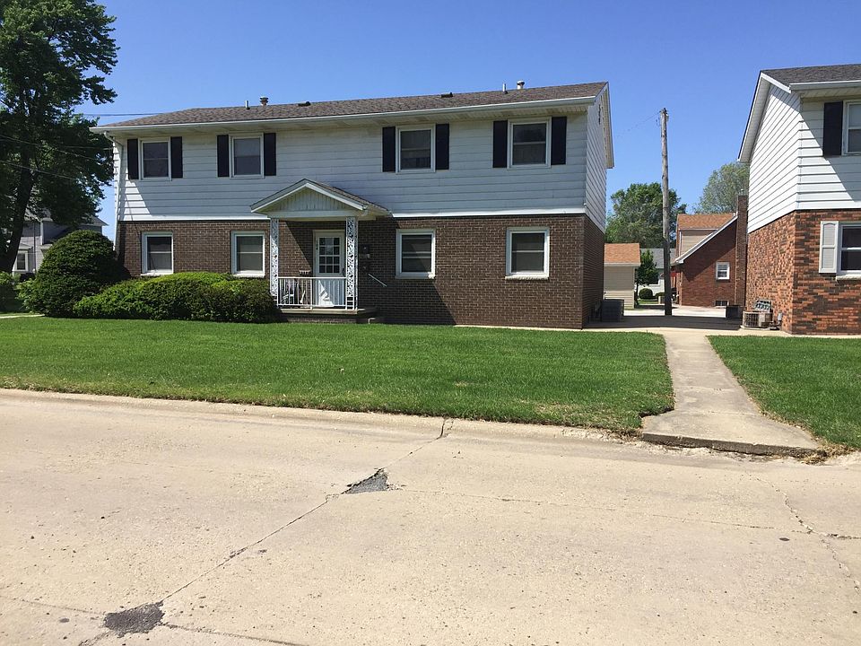 1st image of 106 E 10th St