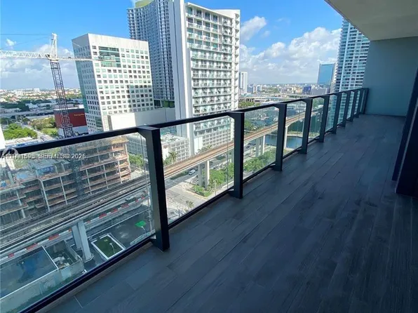 88 SW 7th St, Miami, FL