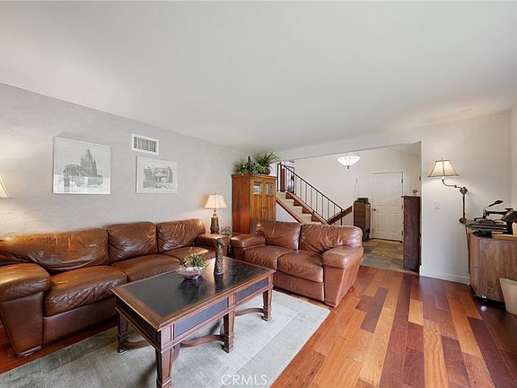 5th image of 1860 Fernridge Dr