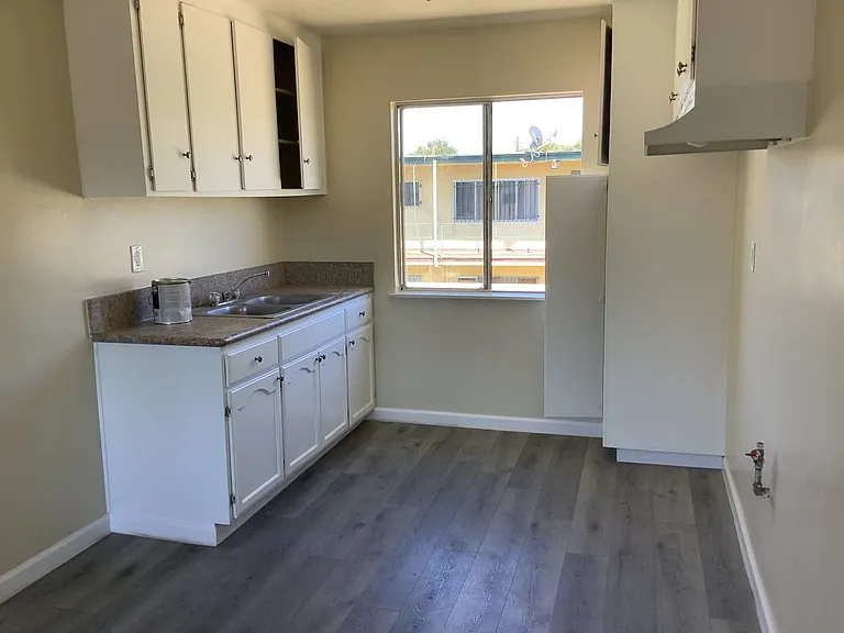 8202 Wilcox Ave — Photo 3