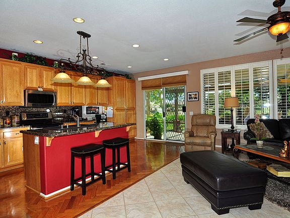 4th image of 28955 Baywater Dr