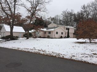 25 Kearsage St, Tewksbury, MA 01876
