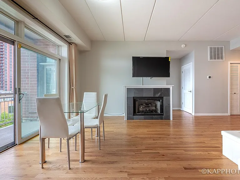 657 W Fulton St #609 — Photo 10