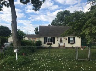 95 Penguin Ave, Warwick, RI 02818