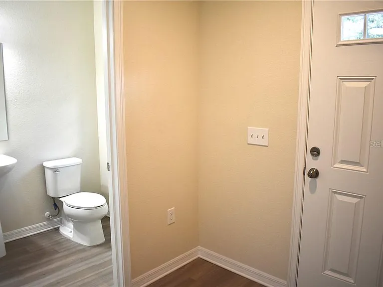 1605 E Osborne Ave — Photo 7