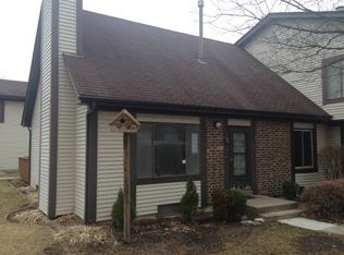 1727 Raintree Ct, Sycamore, IL 60178