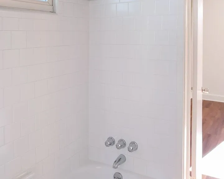 111 N Calhoun St — Photo 5