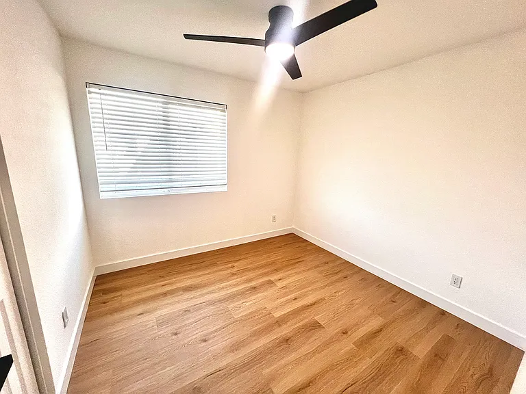 233 W Harvard Ave — Photo 10
