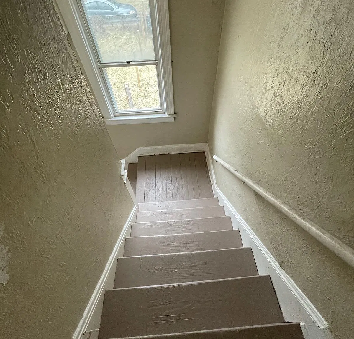 3 bed, 1300 sqft, $1,100 — Photo 3