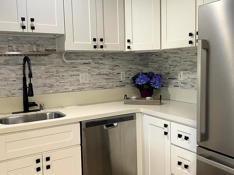 7602 Lexington Ave #12 — Photo 6