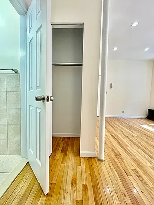 Rented by HOLTON REAL ESTATE INC. | media 19