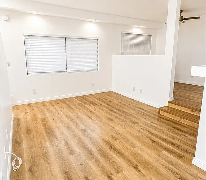 7900 Woodman Ave #105 — Photo 4