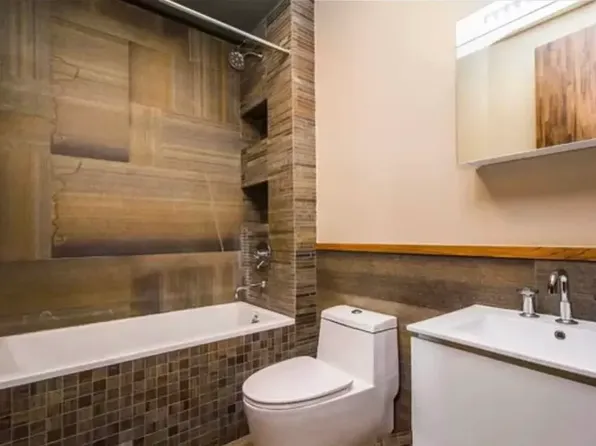 865 Willoughby Avenue image 6 of 14