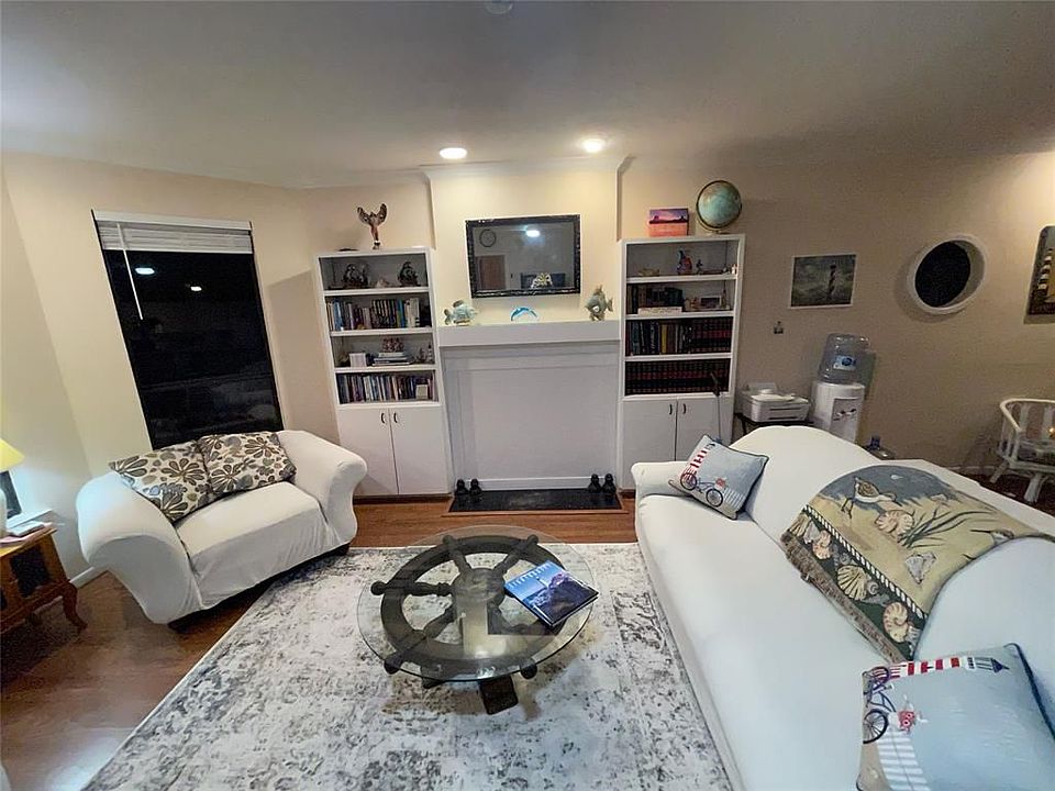 1st image of 22425 Vista Del Mar
