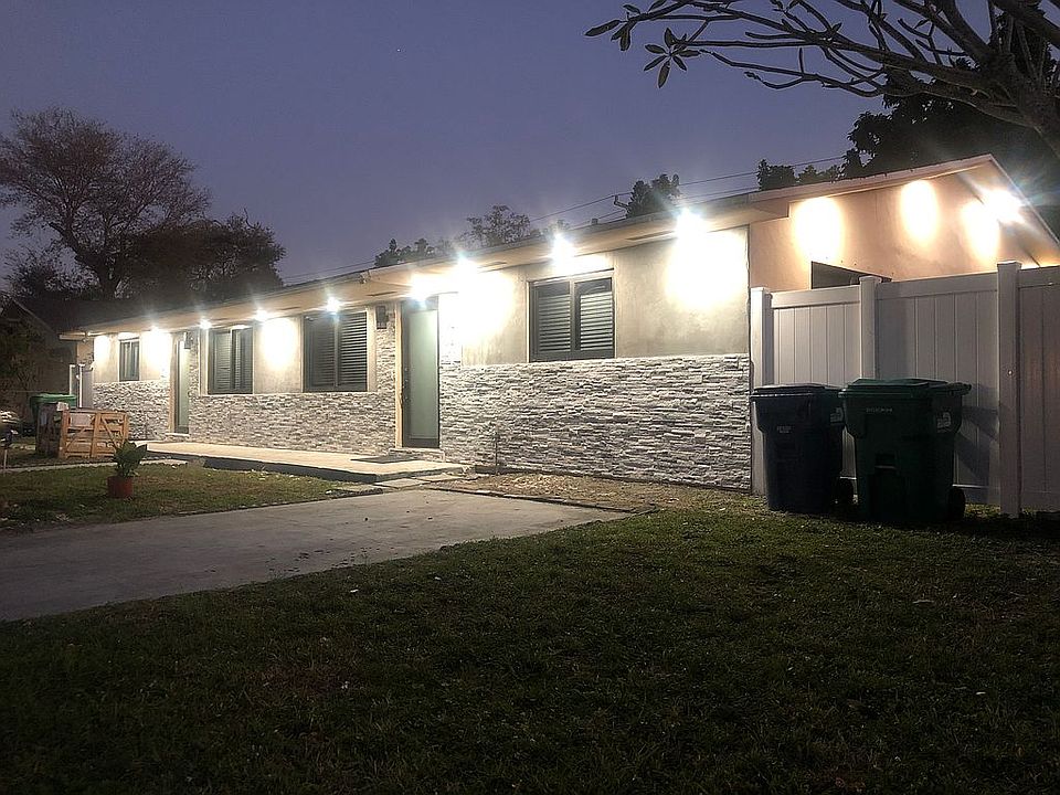1st image of 100 NE 186th Ter Unit 1
