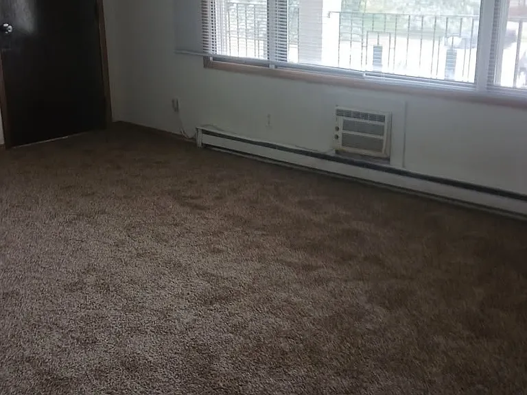 204 E Indianwood Dr #8 — Photo 2